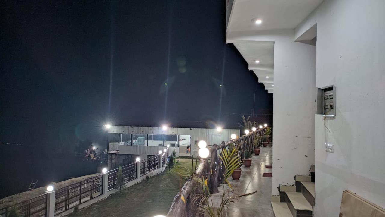 Sparkle Hotel Nanda Rishīkesh Екстериор снимка